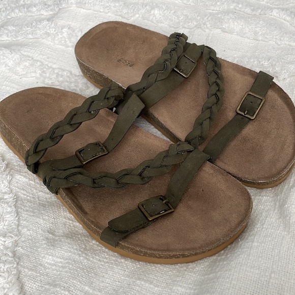 Sandals ☀️ - Picture 2 of 4